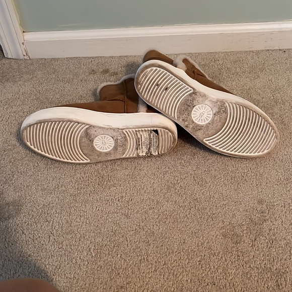 Ugg tan booties size 8 - Picture 2 of 4